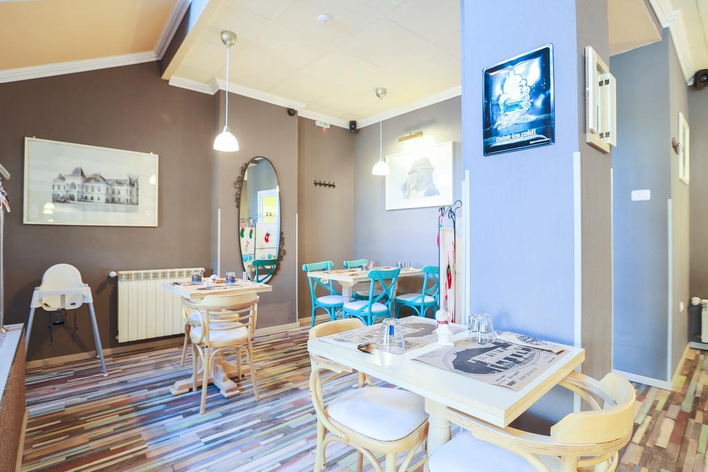 Artmotel & Bistro Хацег Екстер'єр фото