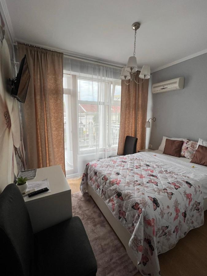 Artmotel & Bistro Хацег Екстер'єр фото