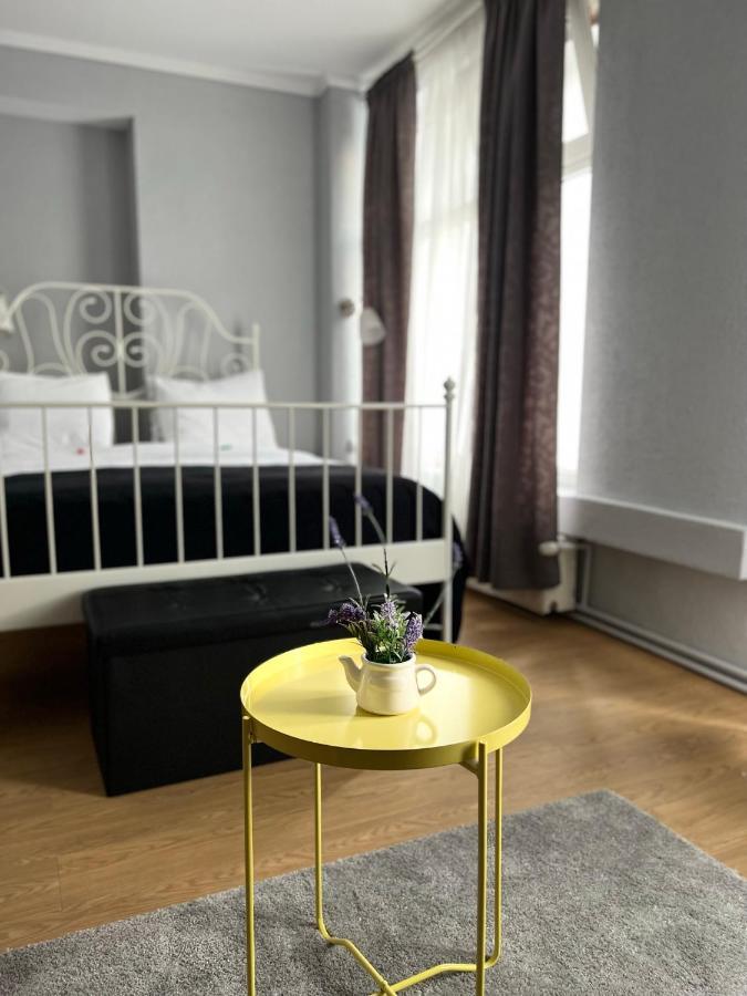 Artmotel & Bistro Хацег Екстер'єр фото