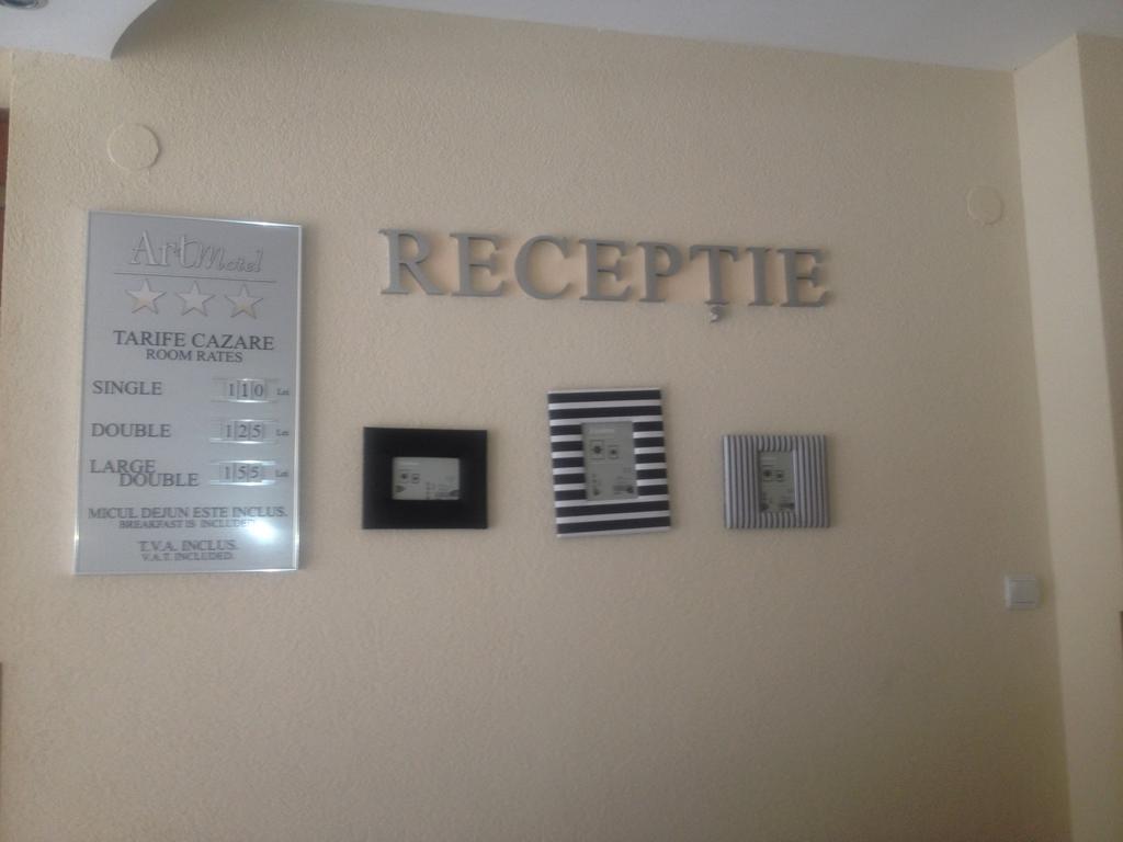 Artmotel & Bistro Хацег Екстер'єр фото