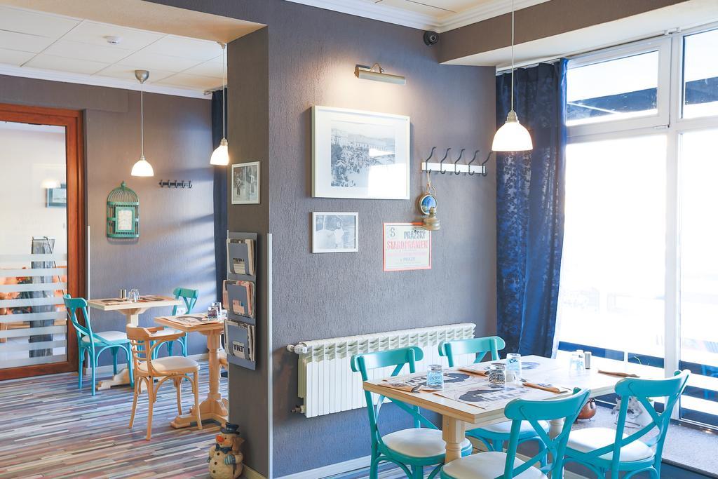 Artmotel & Bistro Хацег Екстер'єр фото