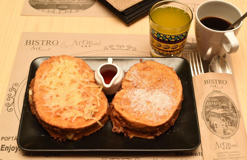 Artmotel & Bistro Хацег Екстер'єр фото